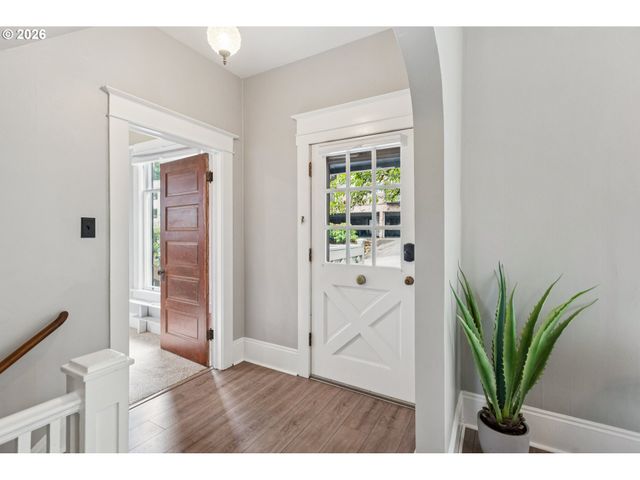 1411 Sw HALL St, Portland, OR 97201