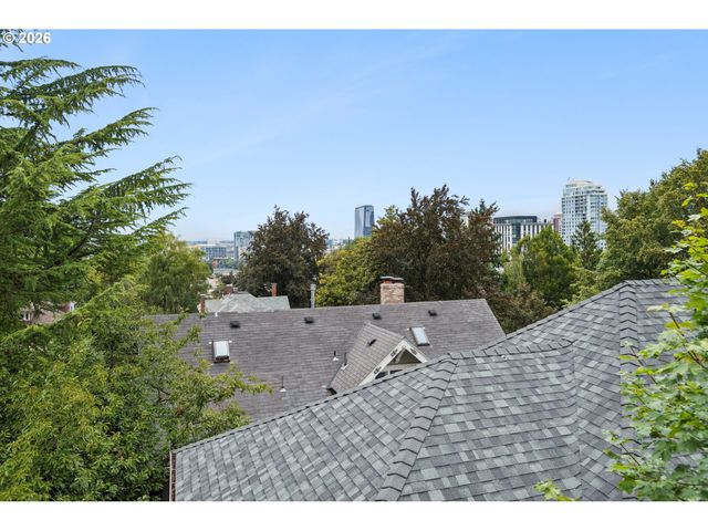 1411 Sw HALL St, Portland, OR 97201