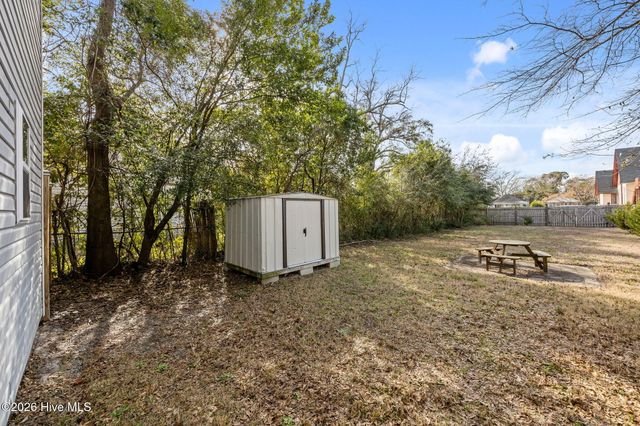 1004 S 8th Street, Wilmington, NC 28401