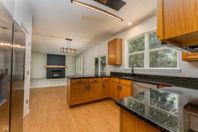 8508 Weaver Woods, Fishers, IN 46038