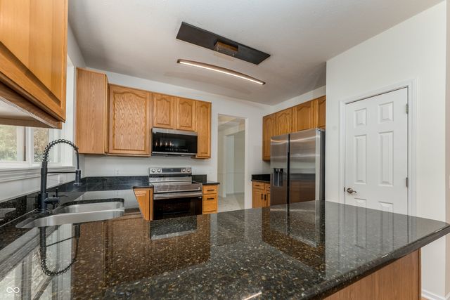8508 Weaver Woods, Fishers, IN 46038
