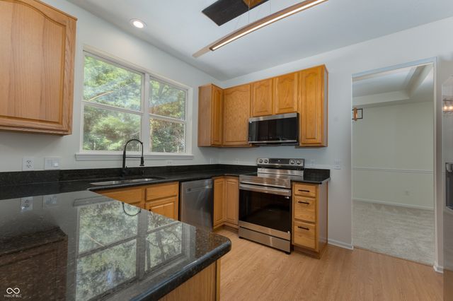 8508 Weaver Woods, Fishers, IN 46038