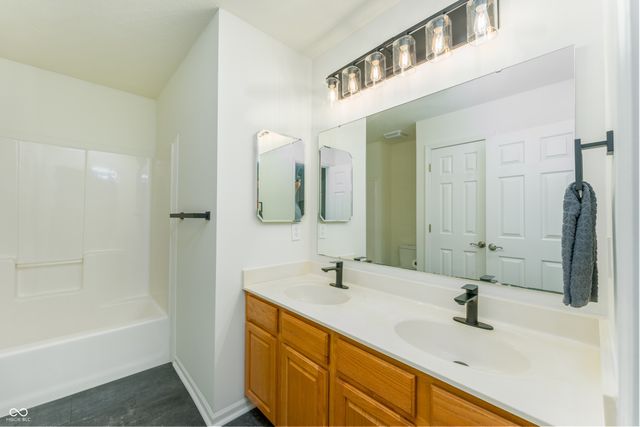 8508 Weaver Woods, Fishers, IN 46038