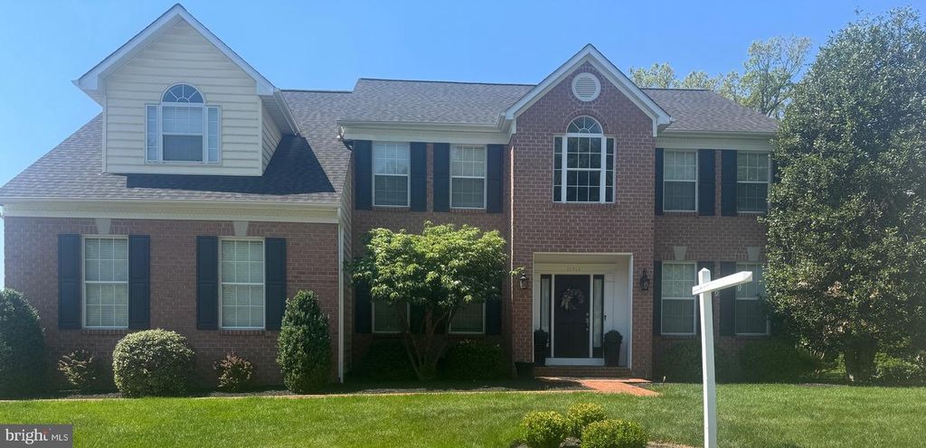 Image 1 of property listing at 11711 HUNTERS RUN DR, Cockeysville, MD 21030