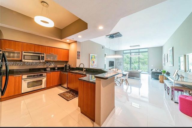 14951 Royal Oaks Ln 102, North Miami, FL 33181