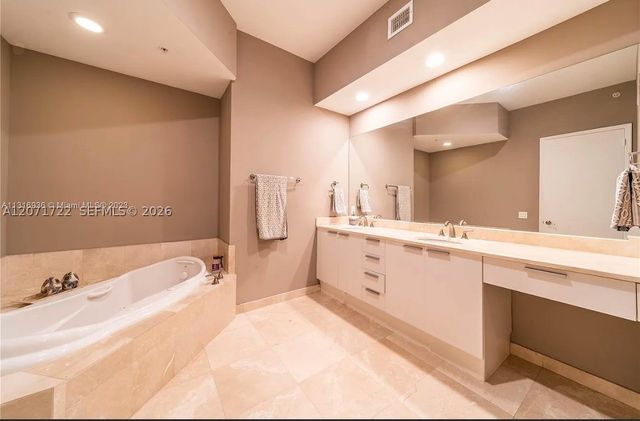 14951 Royal Oaks Ln 102, North Miami, FL 33181