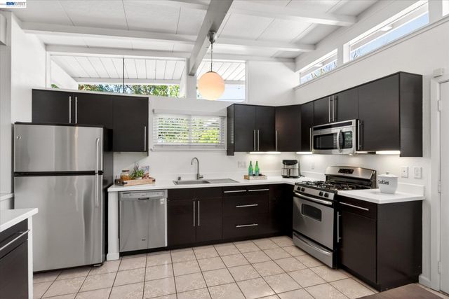1202 N P St, Livermore, CA 94551