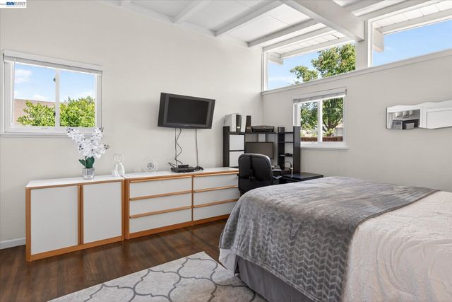 1202 N P St, Livermore, CA 94551