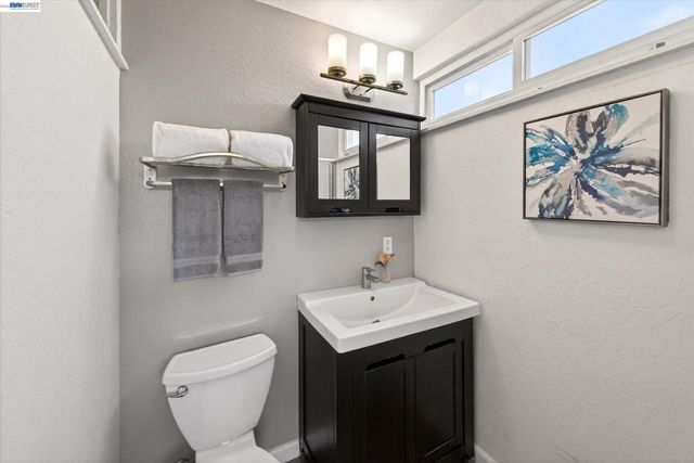 1202 N P St, Livermore, CA 94551