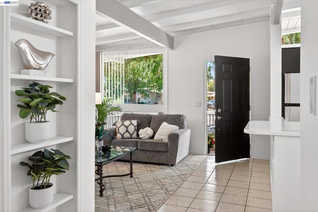 1202 N P St, Livermore, CA 94551