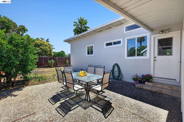 1202 N P St, Livermore, CA 94551