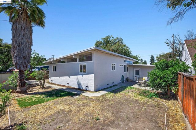 1202 N P St, Livermore, CA 94551