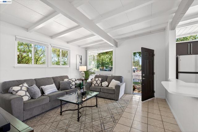 1202 N P St, Livermore, CA 94551