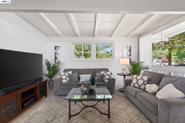 1202 N P St, Livermore, CA 94551