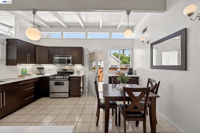 1202 N P St, Livermore, CA 94551