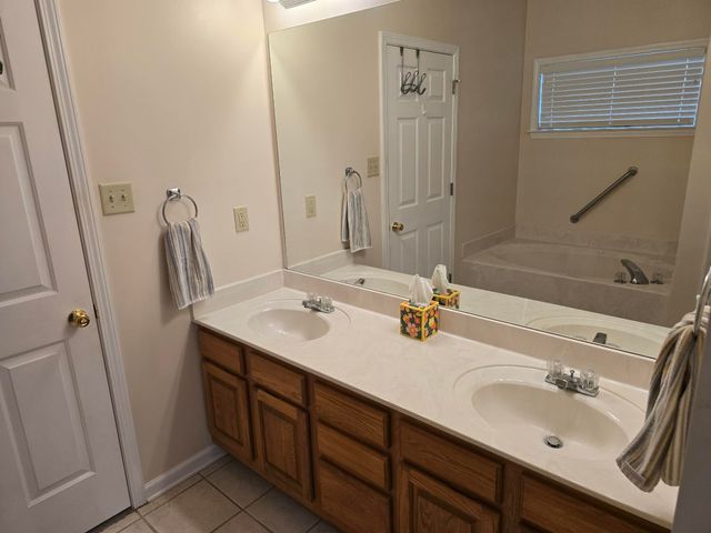 85 AUSTIN CIR, Oakland, TN 38060