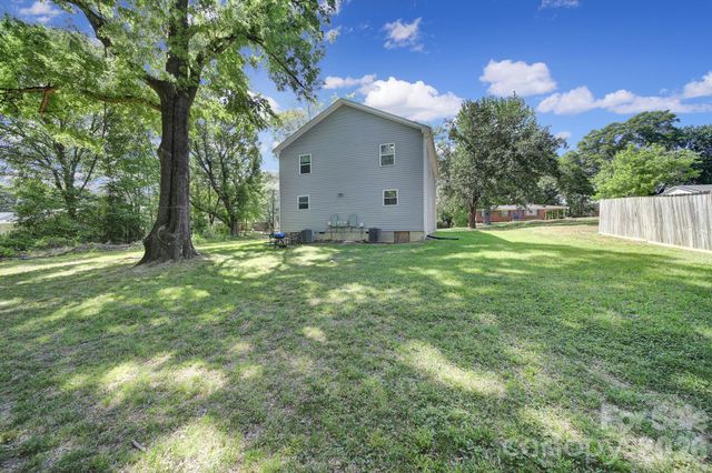 108-110 Carpenter Street, Lincolnton, NC 28092