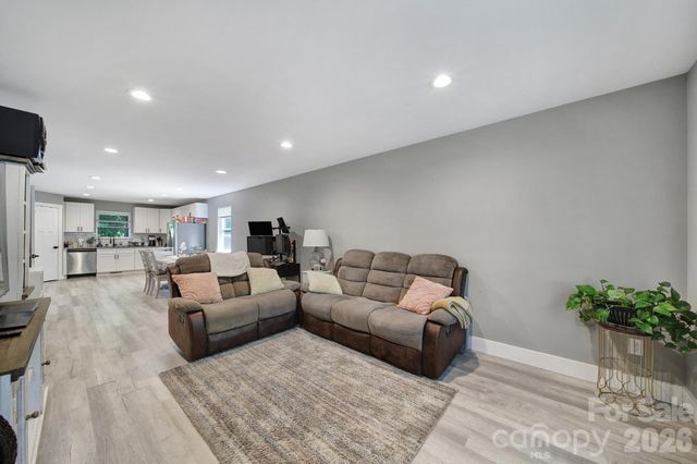 108-110 Carpenter Street, Lincolnton, NC 28092