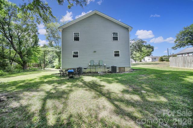 108-110 Carpenter Street, Lincolnton, NC 28092