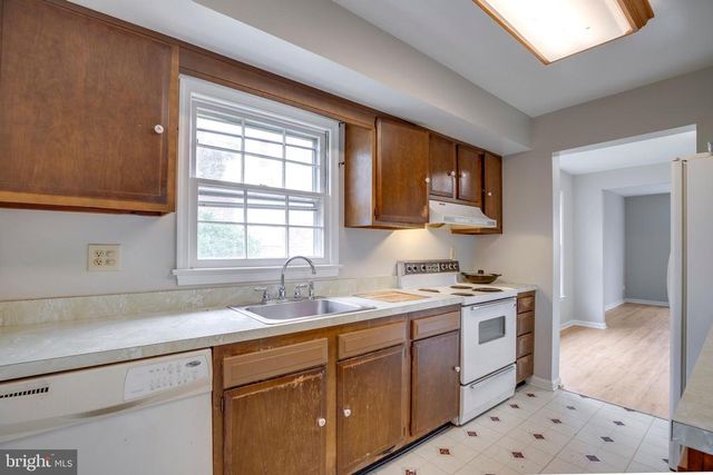 322 CLAY ST, Fredericksburg, VA 22408