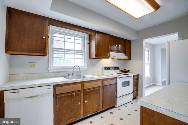 322 CLAY ST, Fredericksburg, VA 22408