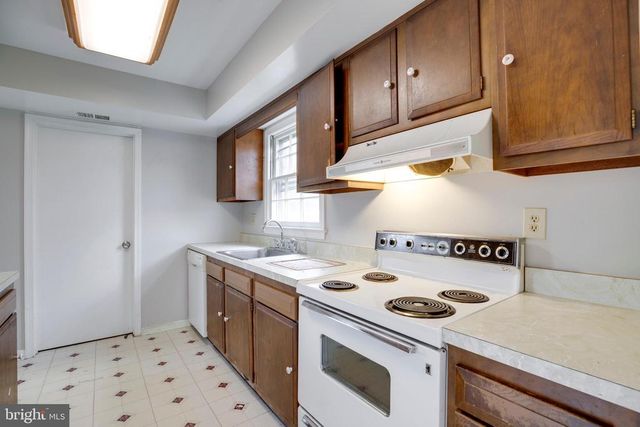 322 CLAY ST, Fredericksburg, VA 22408