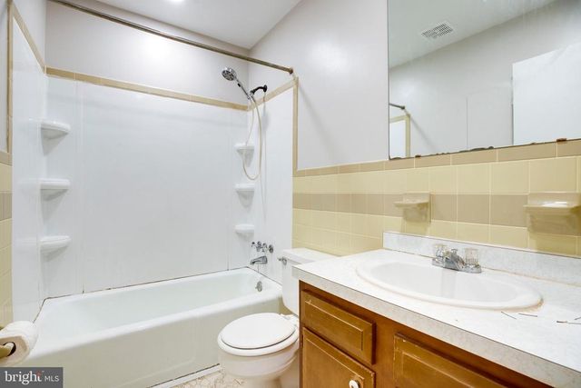 322 CLAY ST, Fredericksburg, VA 22408