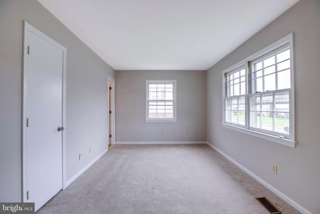 322 CLAY ST, Fredericksburg, VA 22408