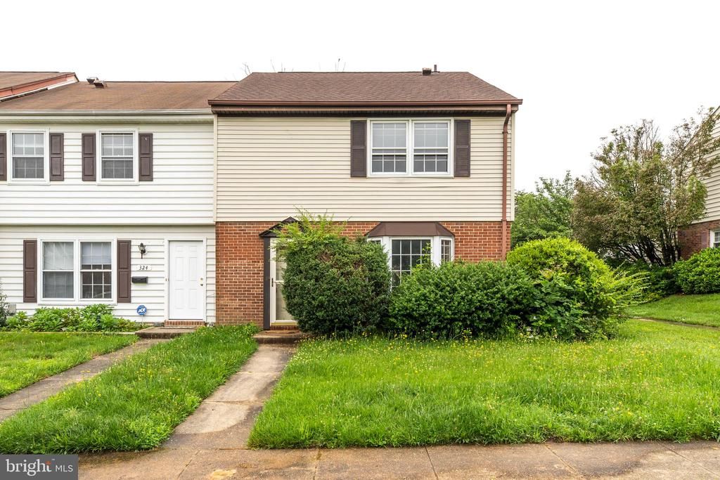 322 CLAY ST, Fredericksburg, VA 22408