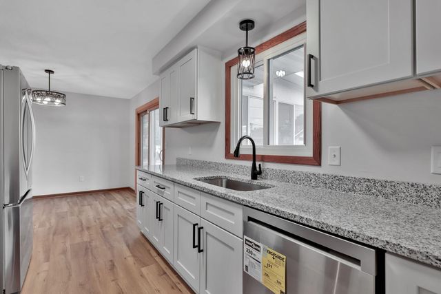 1017 Livingston Avenue, West Saint Paul, MN 55118