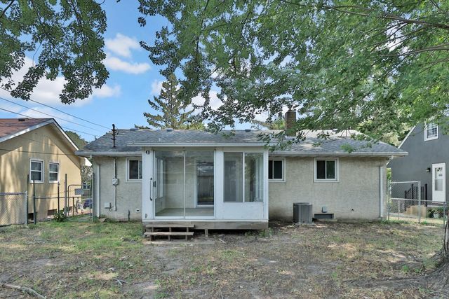 1017 Livingston Avenue, West Saint Paul, MN 55118
