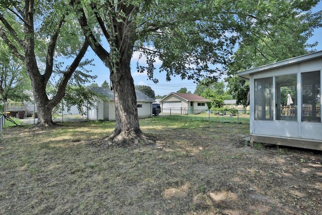 1017 Livingston Avenue, West Saint Paul, MN 55118