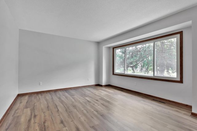 1017 Livingston Avenue, West Saint Paul, MN 55118