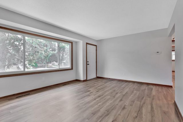 1017 Livingston Avenue, West Saint Paul, MN 55118