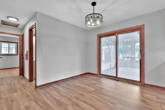 1017 Livingston Avenue, West Saint Paul, MN 55118