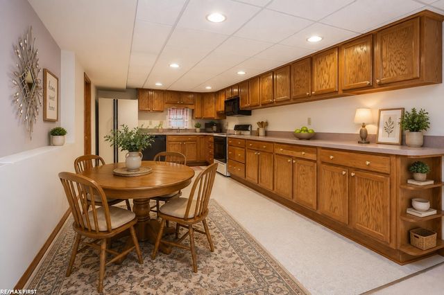 42857 Christina Drive 118, Sterling Heights, MI 48313