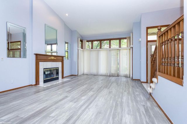 42857 Christina Drive 118, Sterling Heights, MI 48313