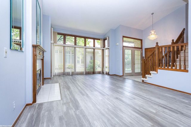 42857 Christina Drive 118, Sterling Heights, MI 48313