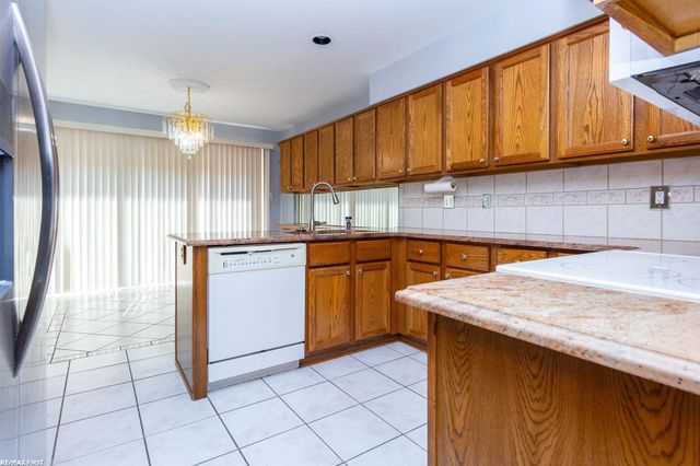 42857 Christina Drive 118, Sterling Heights, MI 48313