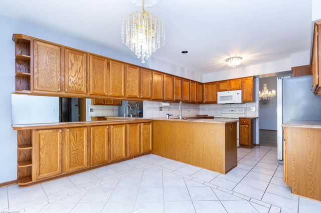 42857 Christina Drive 118, Sterling Heights, MI 48313