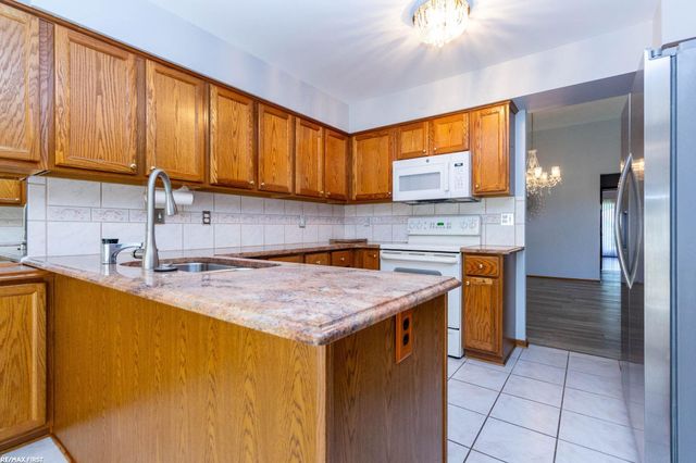 42857 Christina Drive 118, Sterling Heights, MI 48313