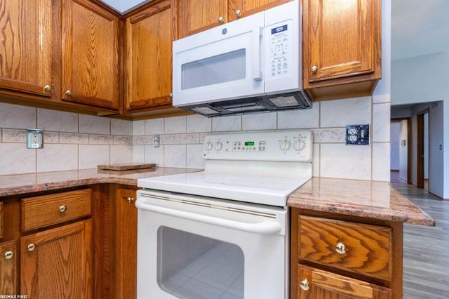 42857 Christina Drive 118, Sterling Heights, MI 48313