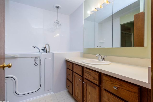 42857 Christina Drive 118, Sterling Heights, MI 48313