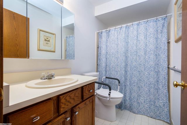 42857 Christina Drive 118, Sterling Heights, MI 48313