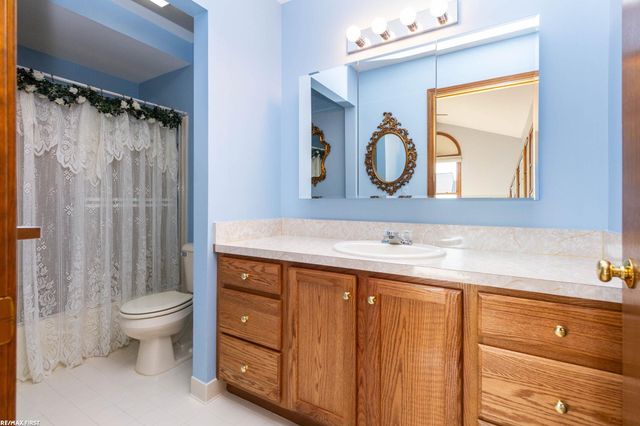 42857 Christina Drive 118, Sterling Heights, MI 48313