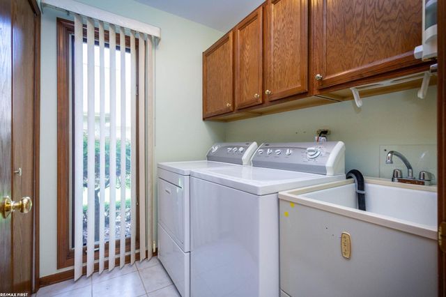 42857 Christina Drive 118, Sterling Heights, MI 48313