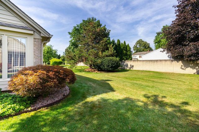 42857 Christina Drive 118, Sterling Heights, MI 48313