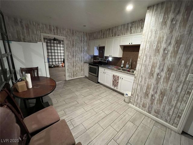 1508 East Twain Avenue, Las Vegas, NV 89169