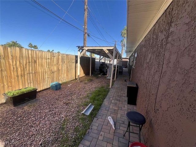 1508 East Twain Avenue, Las Vegas, NV 89169