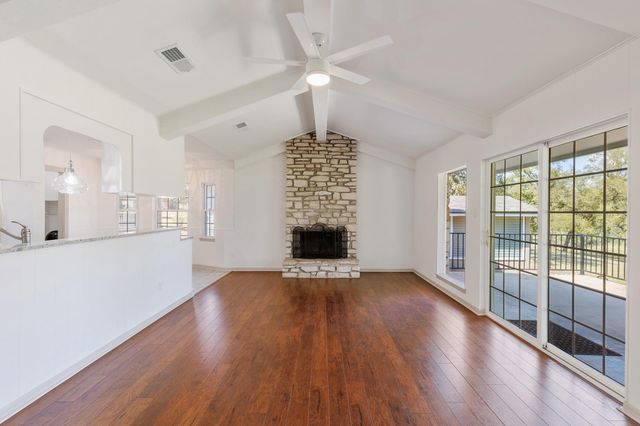 142 Lakeshore DR, Horseshoe Bay, TX 78657